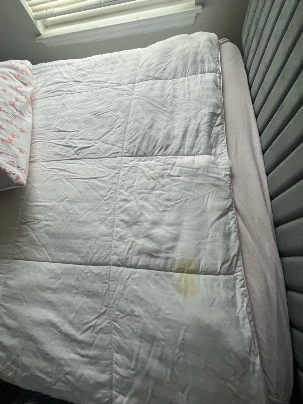 Real Simple White comforter only w/ Flaws